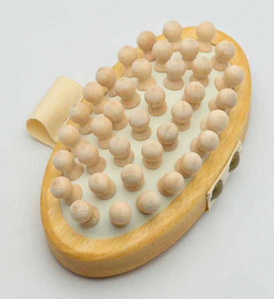 Anti-Cellulite Bürste, Buchenholz, 38 Holznoppen in pneumatischem Kissen. Bürstenfabrik Keller seit 1869Anti-Cellulite Bürste, Buchenholz, 38 Holznoppen in pneumatischem Kissen. Bürstenfabrik Keller seit 1869 Anti-Cellulite Bürste, Buchenholz, 38 Holznoppen in pneumatischem Kissen. Bürstenfabrik Keller seit 1869Anti-Cellulite Bürste, Buchenholz, 38 Holznoppen in pneumatischem Kissen. Bürstenfabrik Keller seit 1869